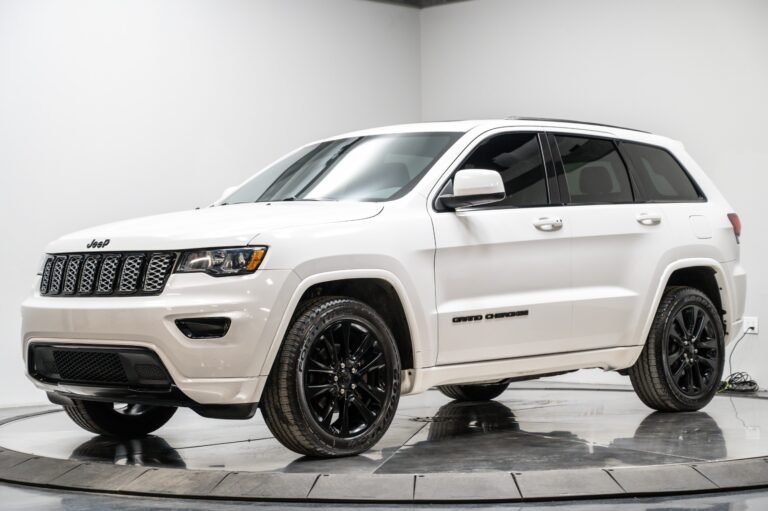 2017 Jeep Grand Cherokee Altitude Vs Limited