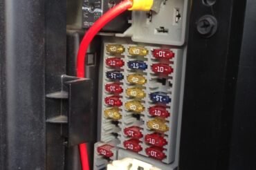 Jeep Liberty Electrical Problems: Solutions & Tips