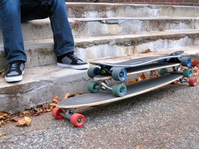What is the Difference between a Longboard And a Skateboard?