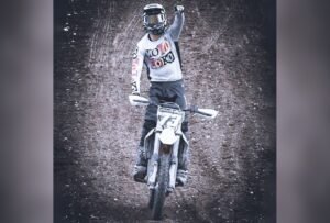 How Do Motocross Riders Handle Obstacles? Pro Tips Revealed