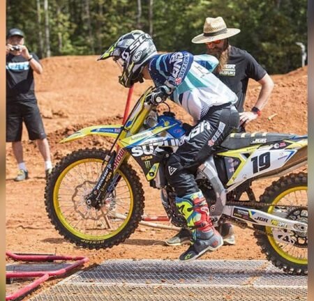 How Do You Get Started in Motocross? Essential Tips for Beginners