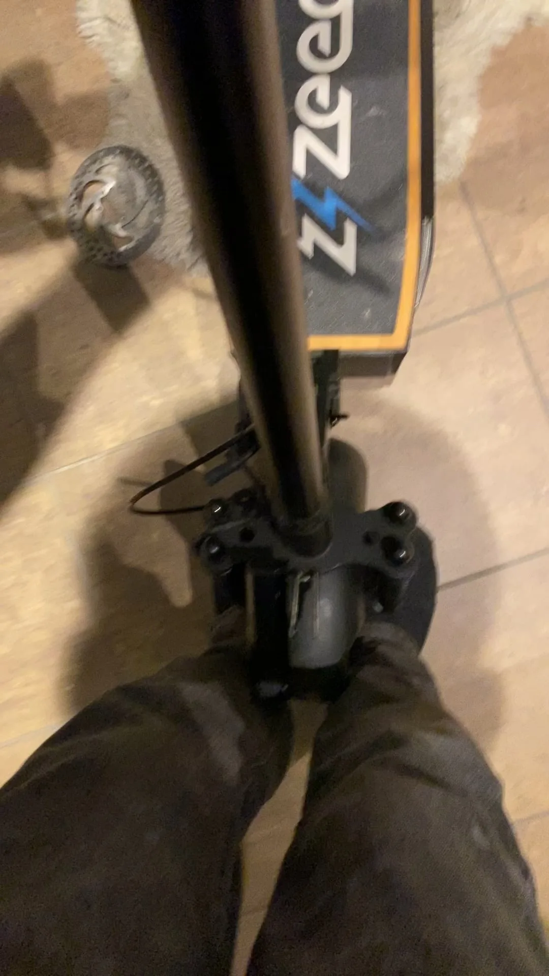 axle bolt loosening