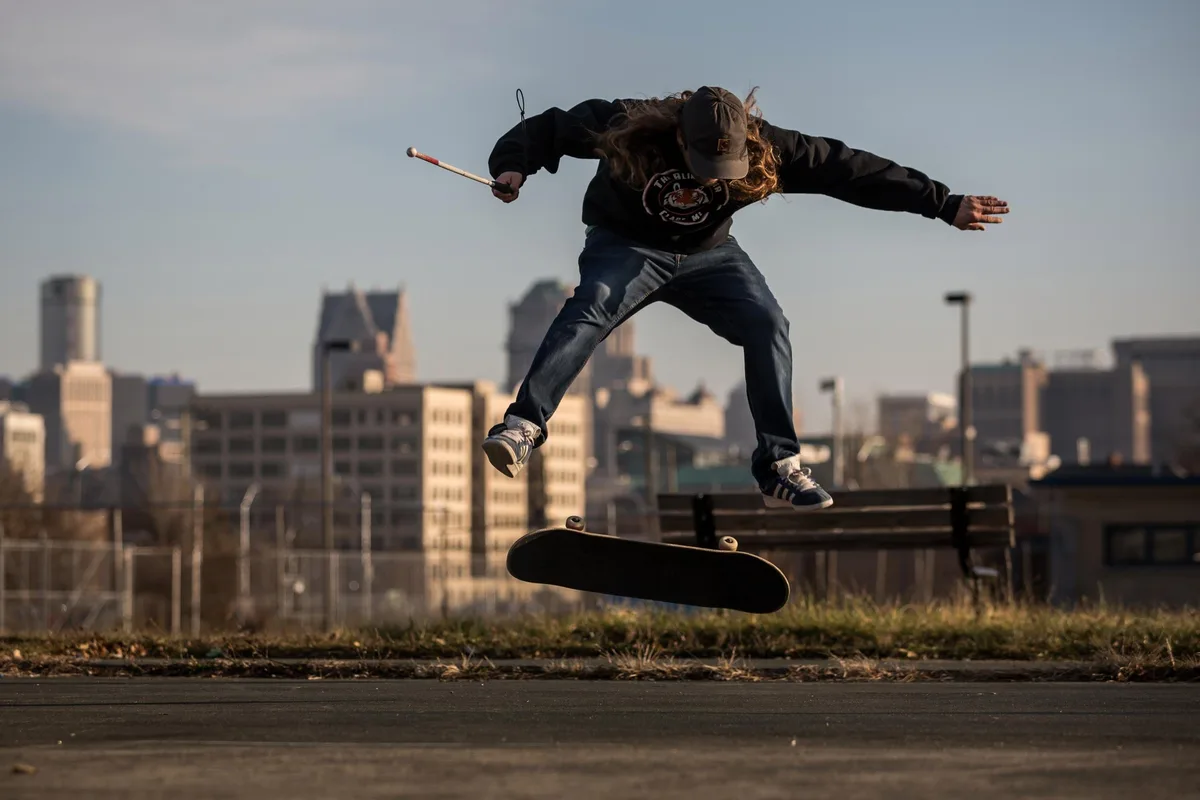 Blind skateboard turning problem