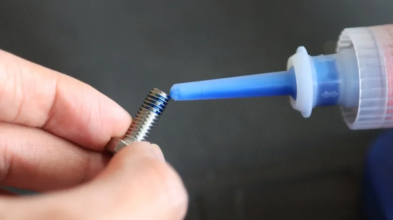 blue threadlocker application