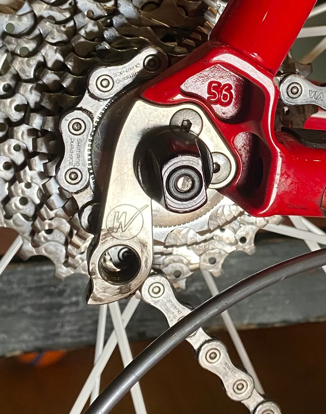 Derailleur hanger alignment