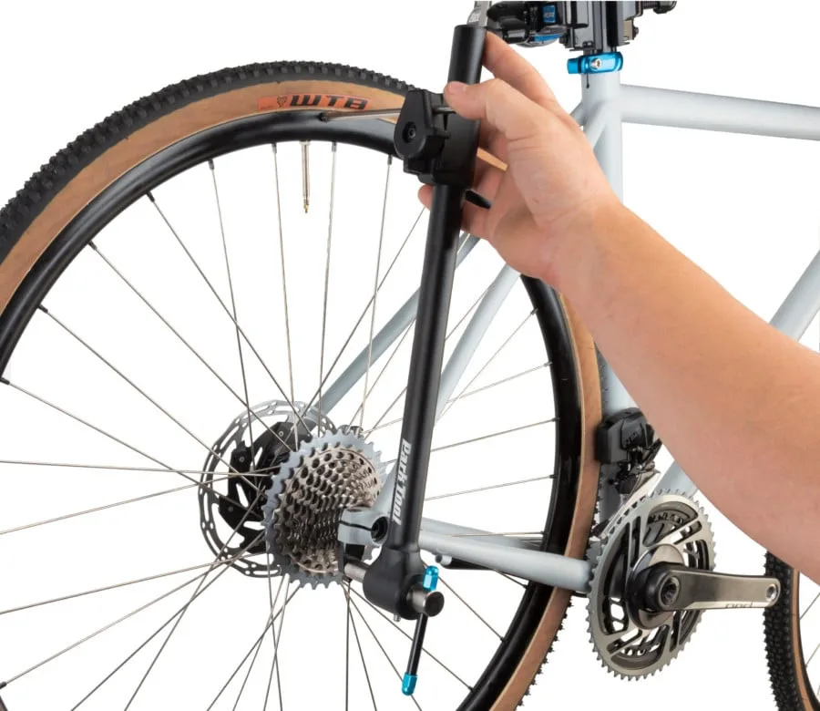 Derailleur hanger alignment