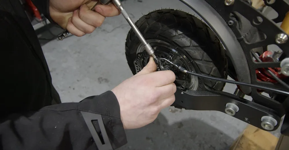 fender brake adjustment