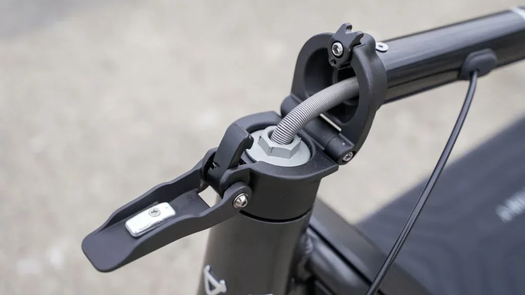 folding latch diagram