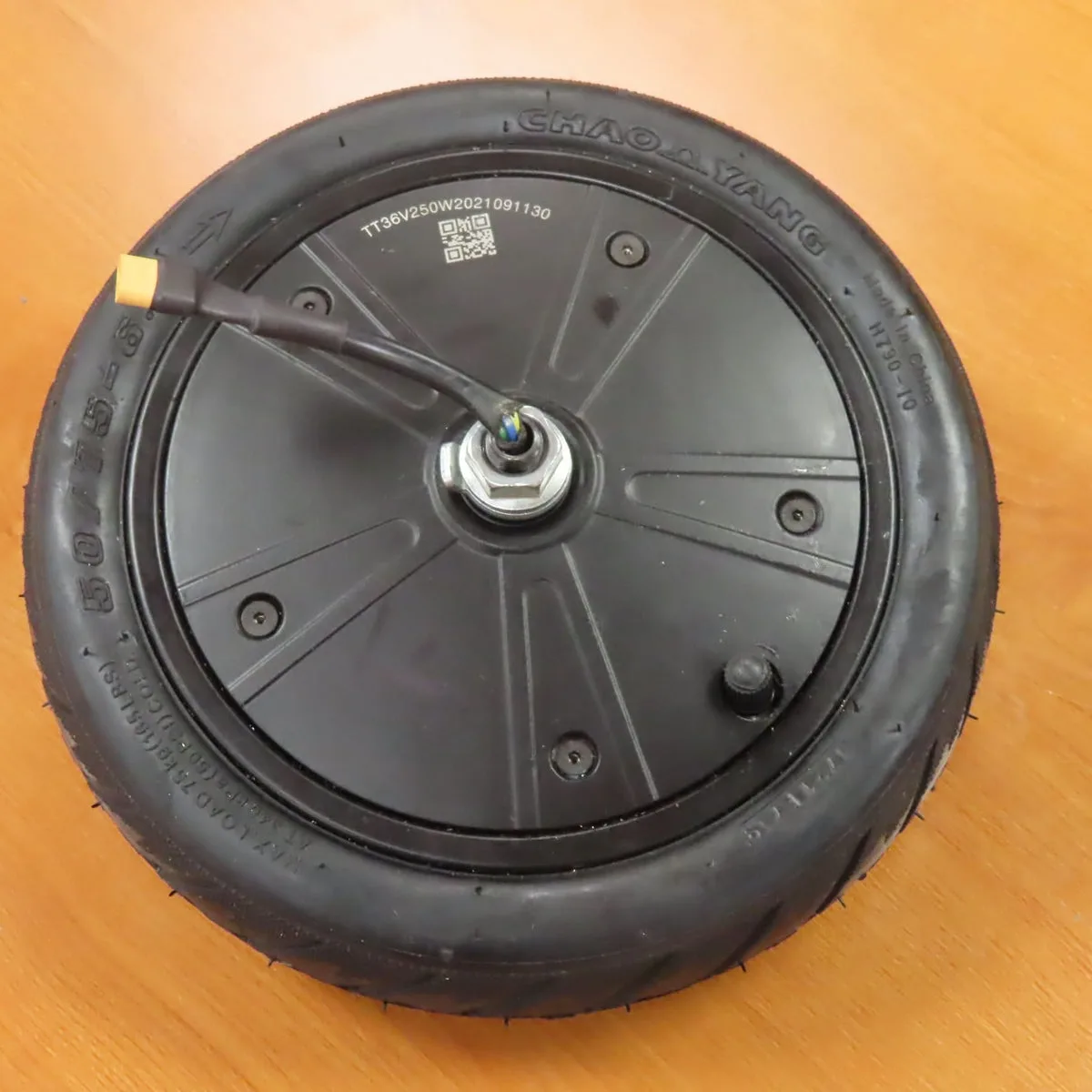 GoTrax G4 front wheel