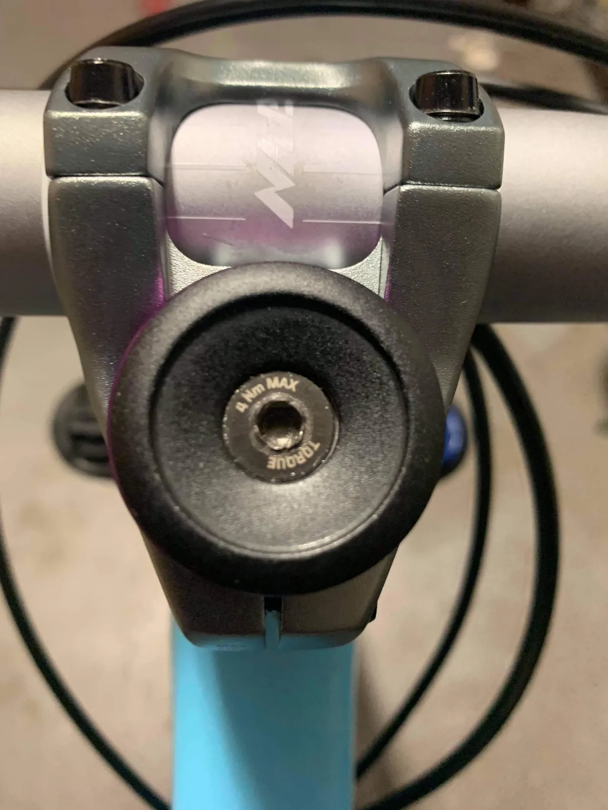 hex key tightening stem bolt