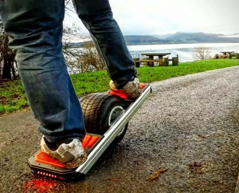 hoverboard leaning to one side