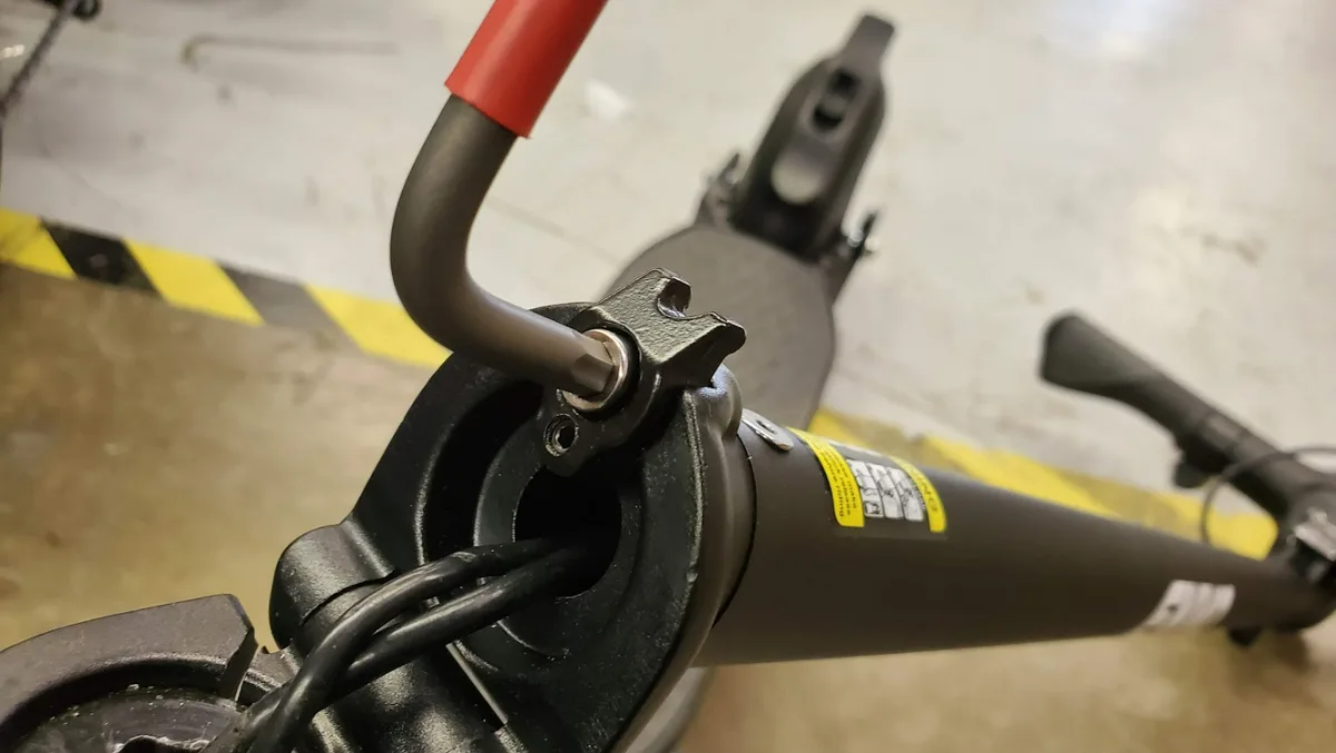 kick scooter clamp won't tighten