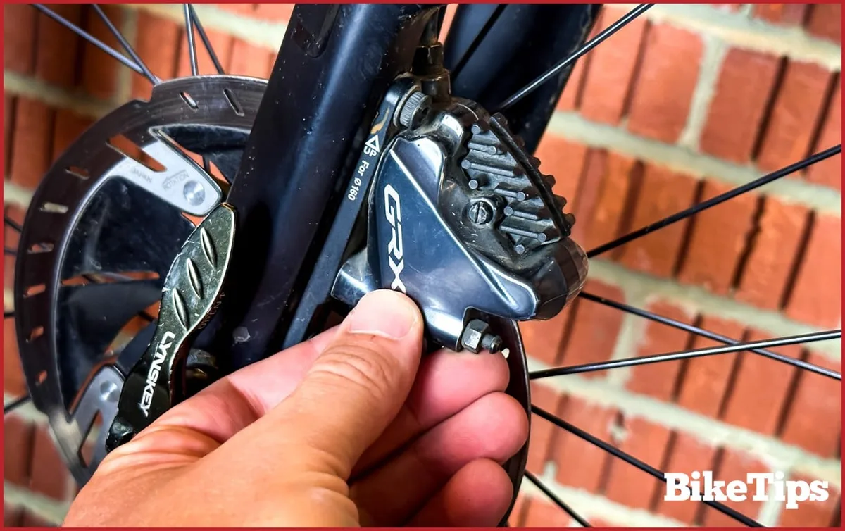 mechanical disc brake caliper