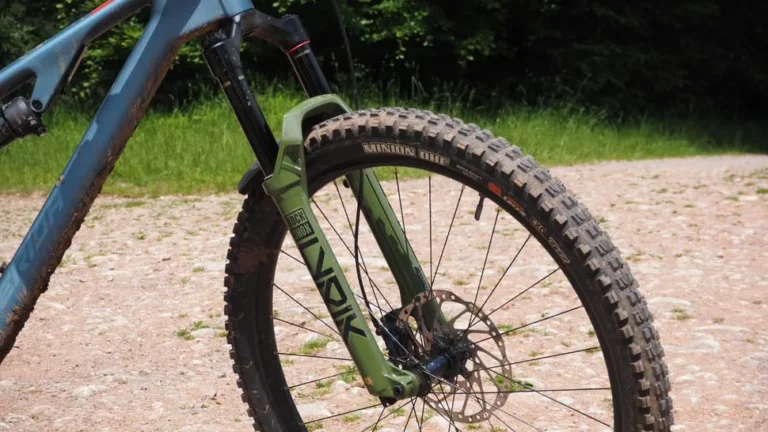 mountain bike front suspension noisy