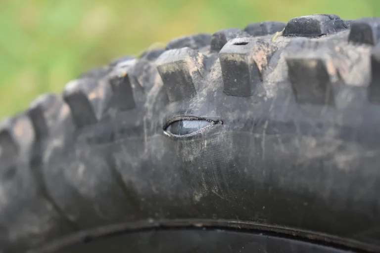 mountain bike tubeless tire leaking