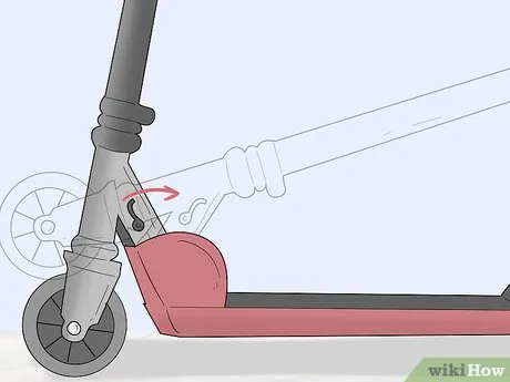 Razor folding latch tightening