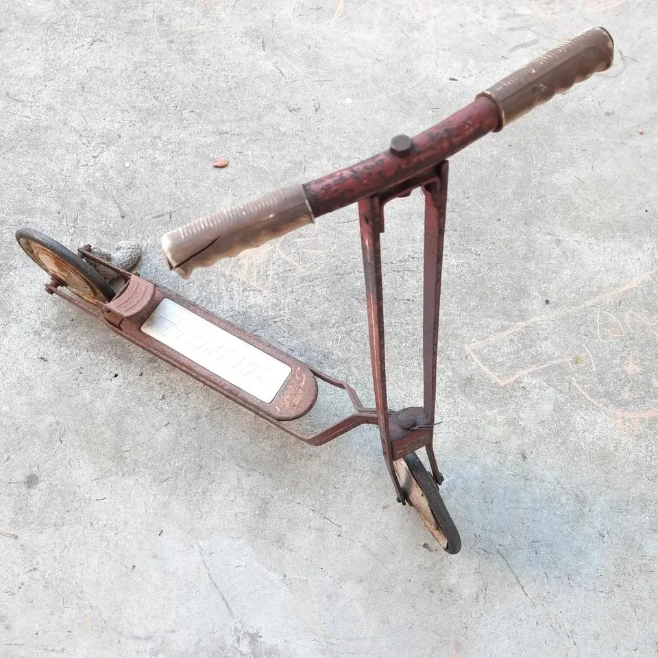 scooter hinge corrosion