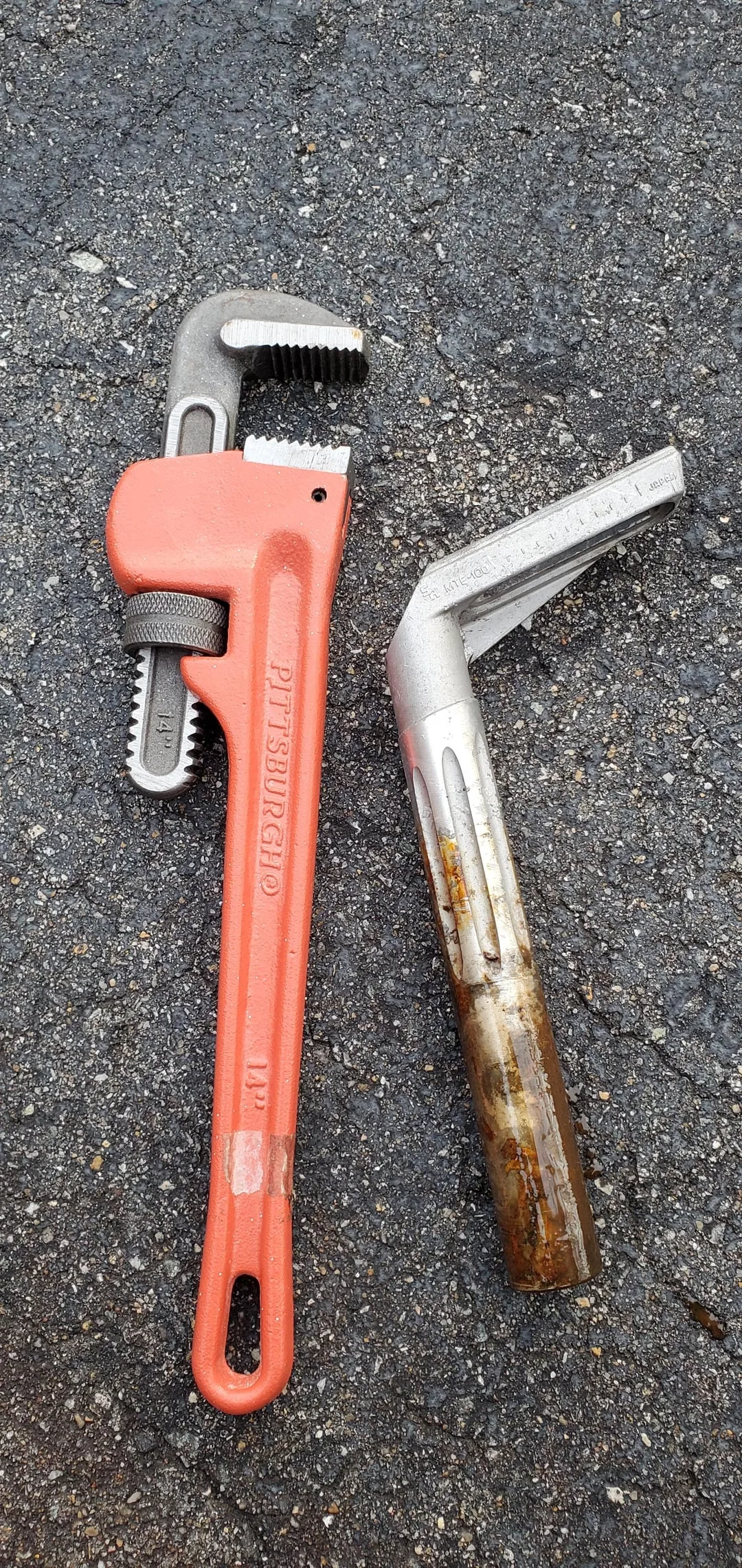 seat post removal pipe wrench