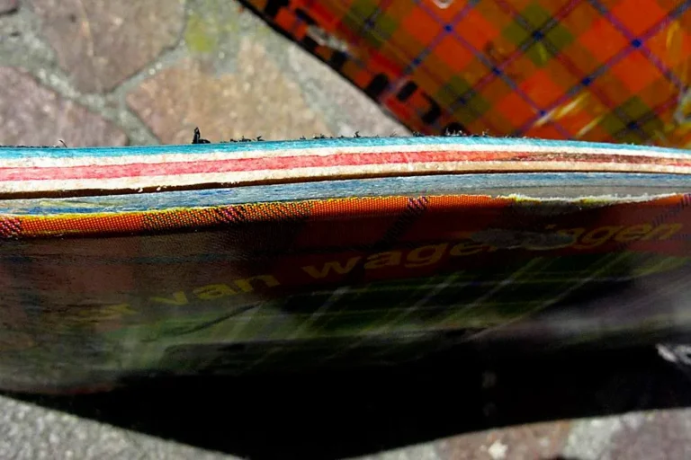skateboard deck delaminating