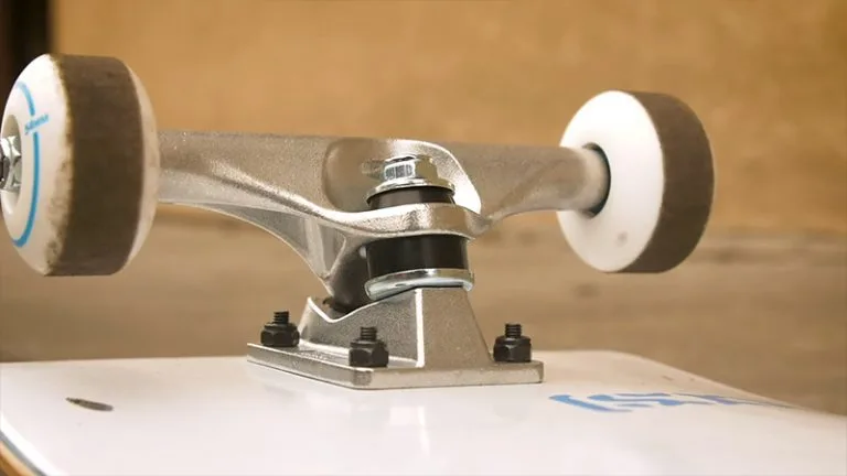 skateboard deck squeaking