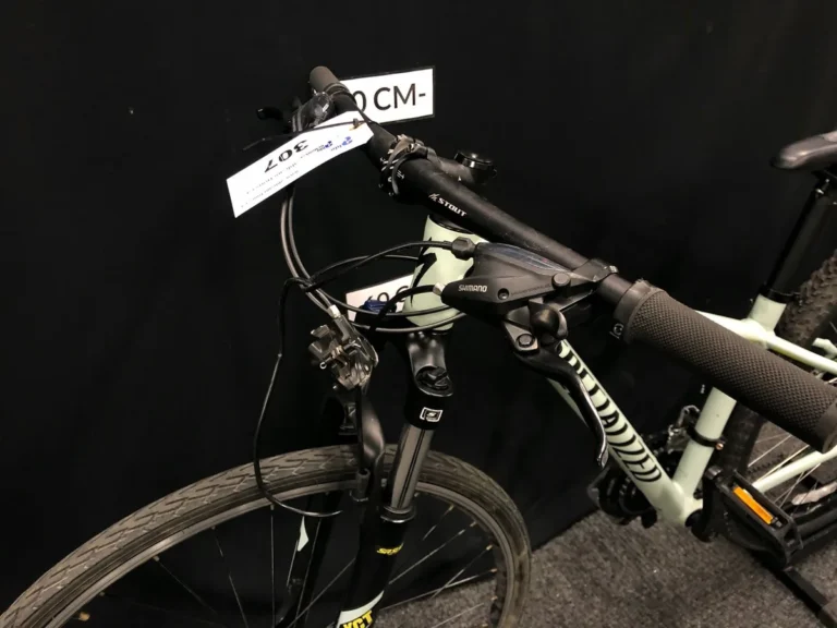 Specialized Rockhopper handlebar wobbling