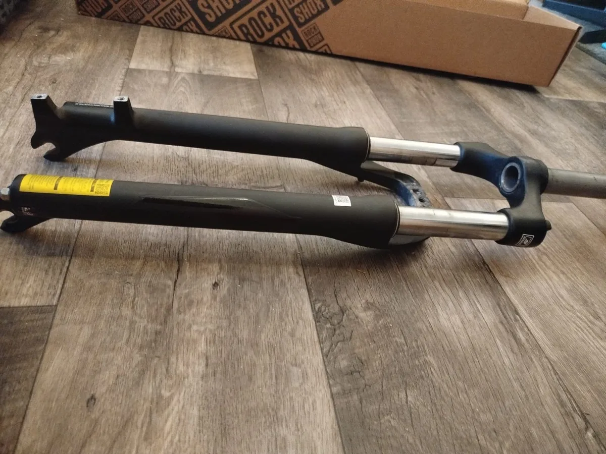 SR Suntour XCE 28 fork coil spring