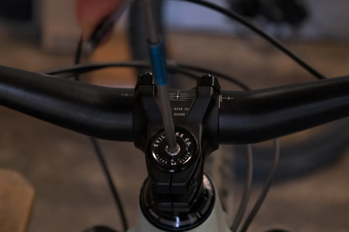 threadless headset preload adjustment