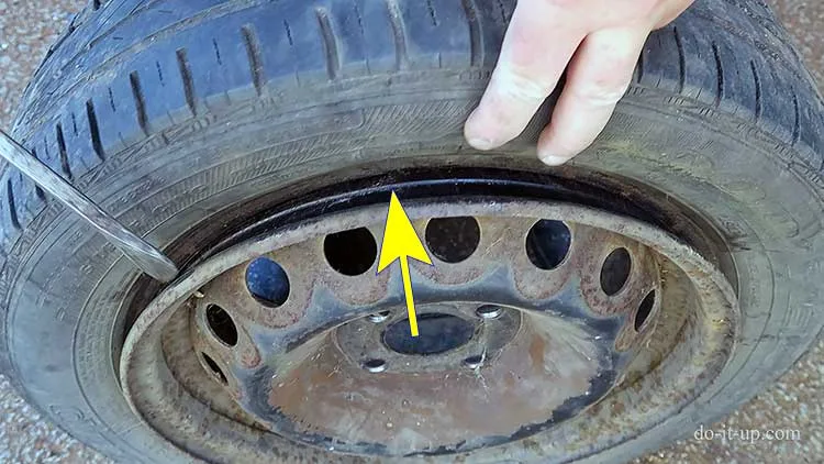 Tire bead seating