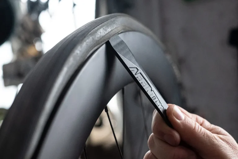 Tire levers