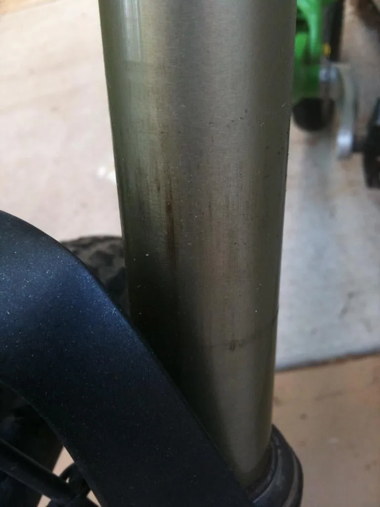 wiper seal damage